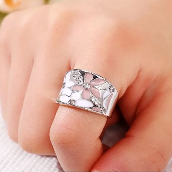 ROMANTIC PINK AND WHITE ENAMEL FLOWERS RING - Picture 5 of 5